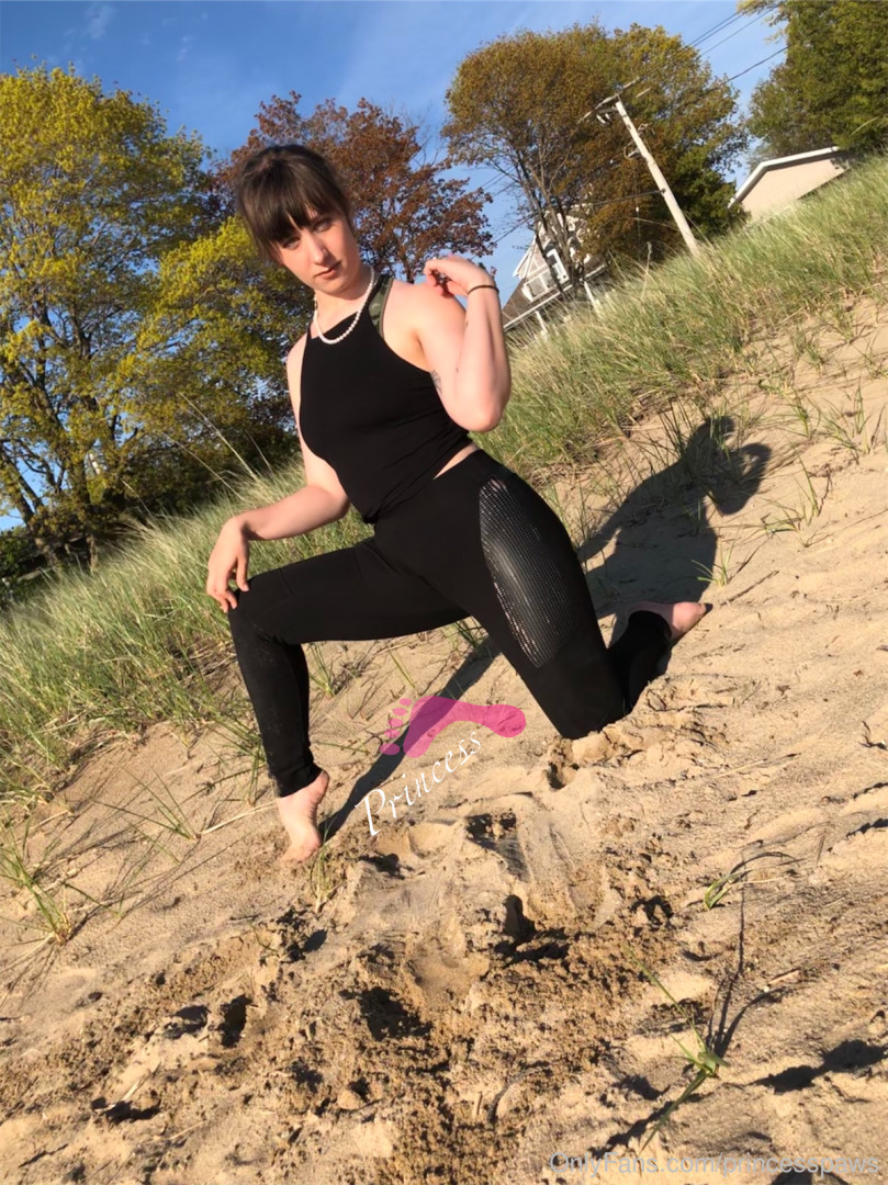 Photo by aphroditepaws published on November 24,2023 03:07:59 - BestThots
