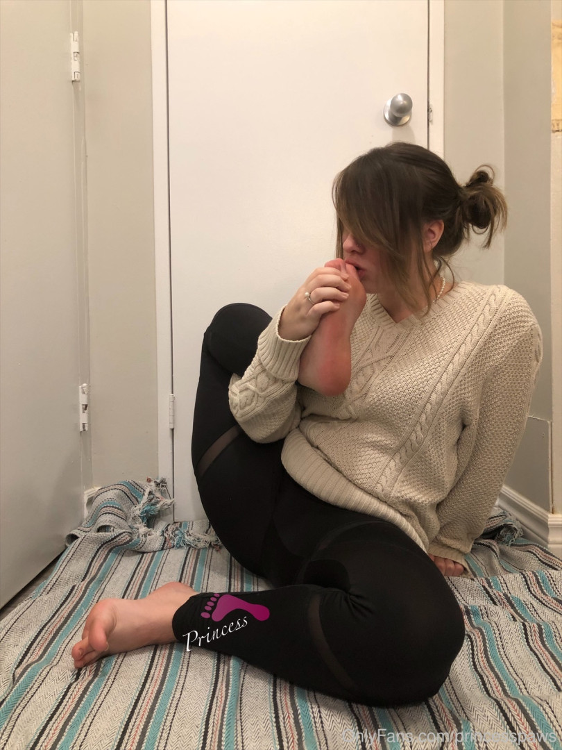 Photo by aphroditepaws published on November 24,2023 03:09:05 - BestThots