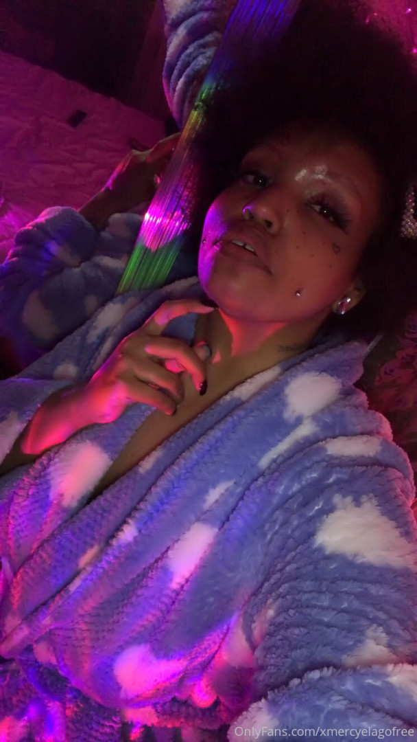 Photo by xmercyelagofree published on May 15,2023 21:49:24 - BestThots