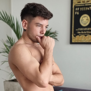 luca_top #6245078