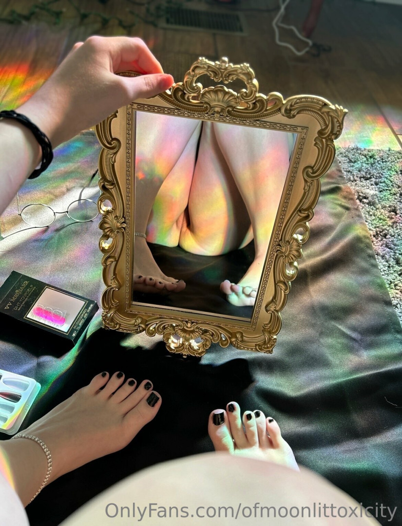 Photo by ofmoonlittoxicity published on May 19,2023 22:45:00 - BestThots