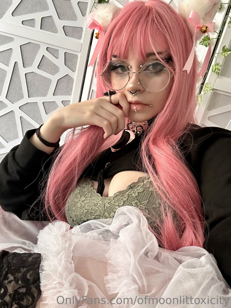Photo by ofmoonlittoxicity published on May 19,2023 22:45:30 - BestThots