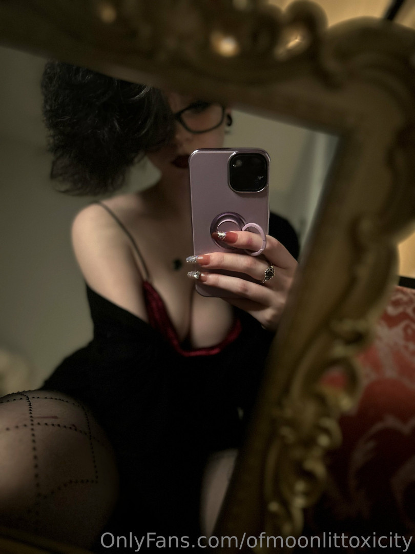Photo by ofmoonlittoxicity published on May 19,2023 22:45:34 - BestThots
