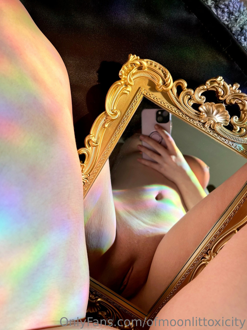 Photo by ofmoonlittoxicity published on May 19,2023 22:45:48 - BestThots