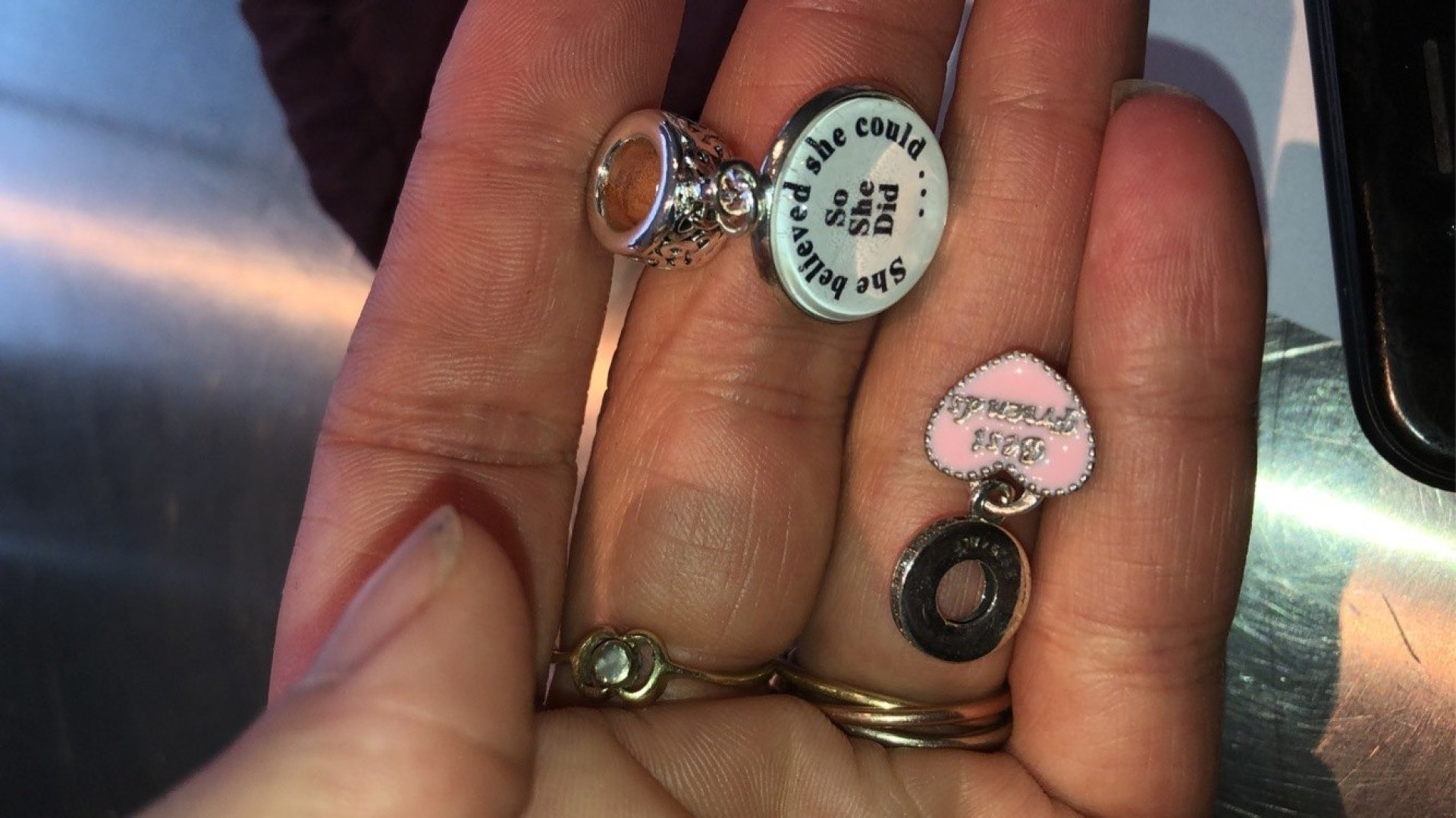 Photo by siswet19 published on October 16,2023 15:53:51 - BestThots