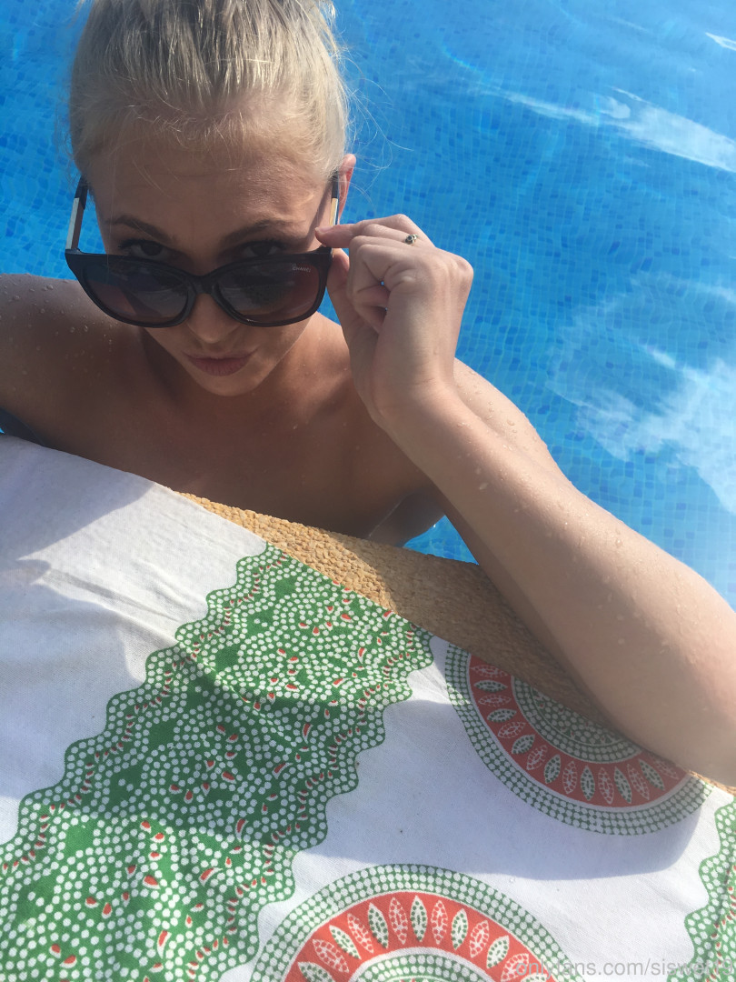 Photo by siswet19 published on October 16,2023 15:54:38 - BestThots