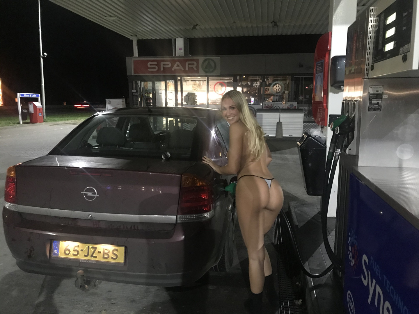 Photo by siswet19 published on October 16,2023 15:59:20 - BestThots