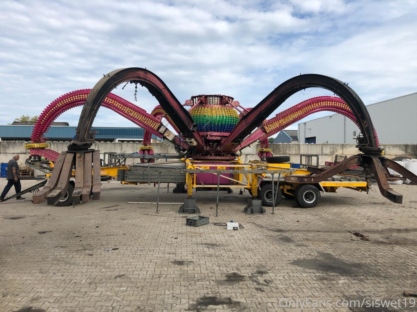 Photo by siswet19 published on October 16,2023 16:04:35 - BestThots