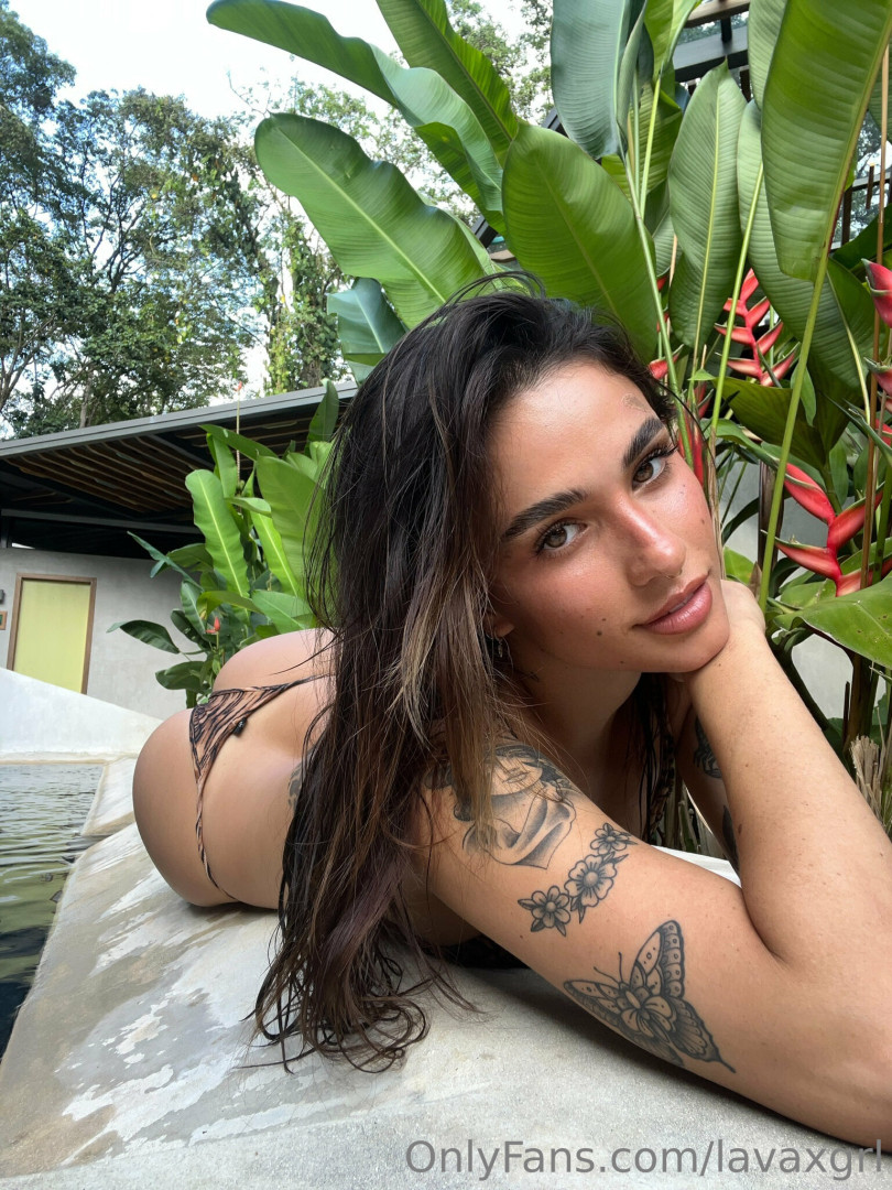 Photo by lavaxgrl published on October 24,2023 21:59:50 - BestThots