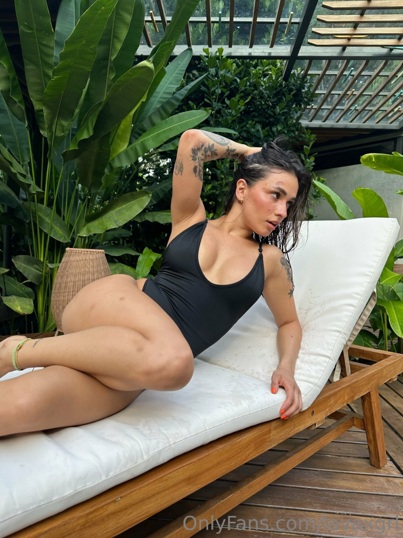 Photo by lavaxgrl published on October 24,2023 21:59:55 - BestThots