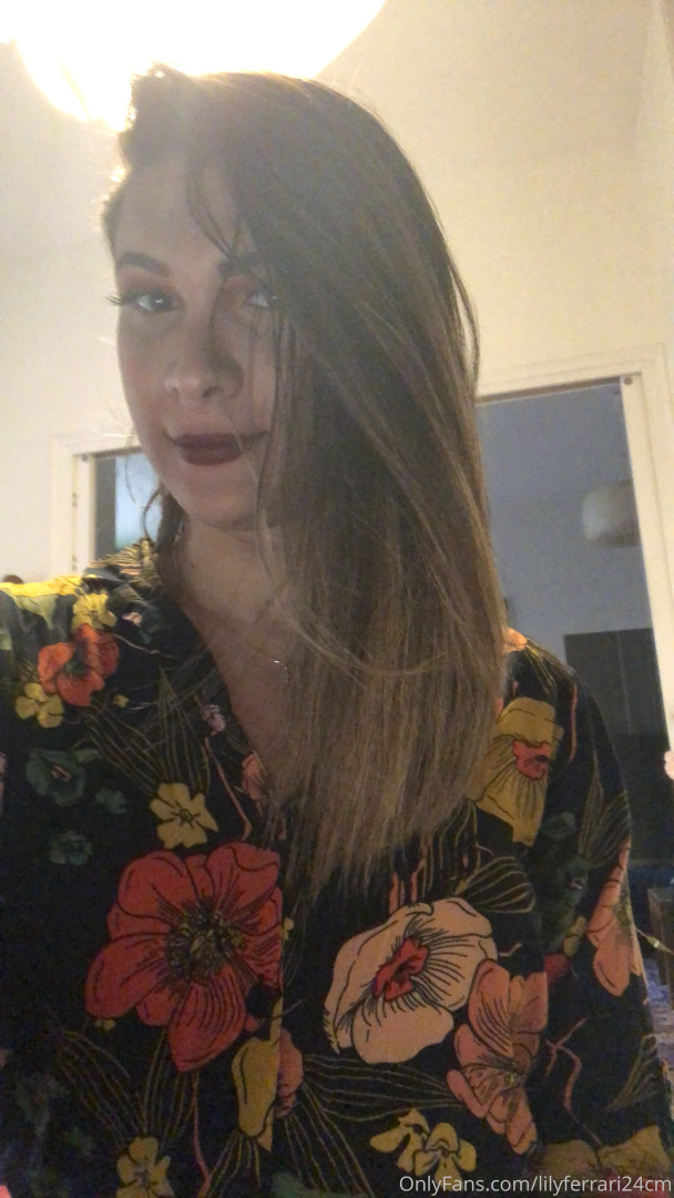 Photo by translilyferrari24cm published on October 11,2023 06:25:25 - BestThots