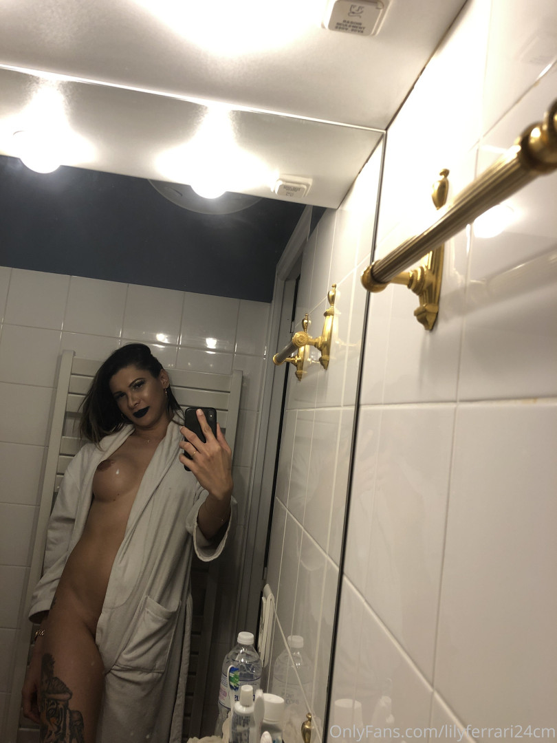 Photo by translilyferrari24cm published on October 11,2023 06:36:59 - BestThots