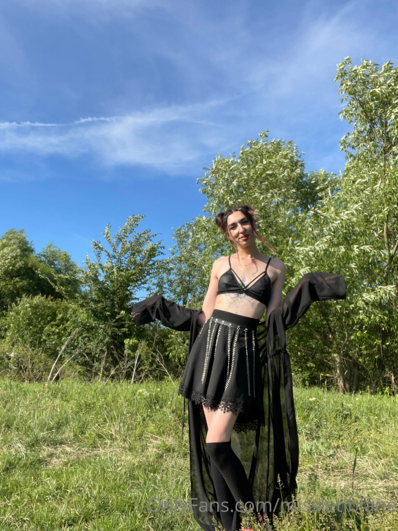 Photo by missletiblane published on October 16,2023 18:34:30 - BestThots