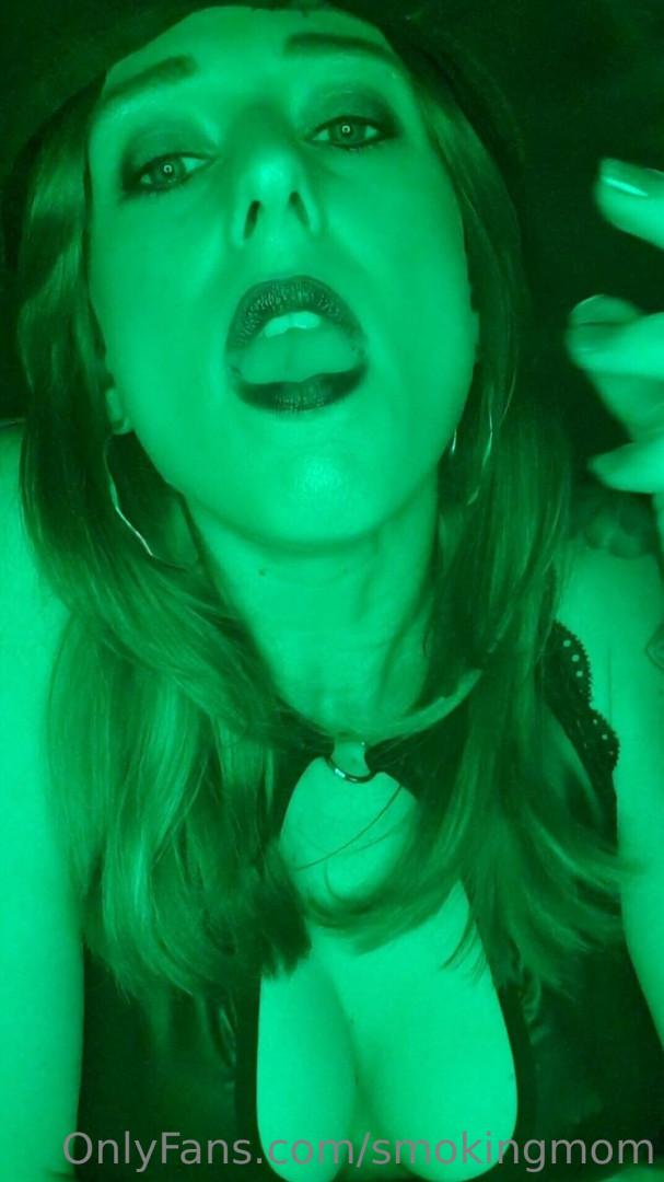 Photo by smokingmom published on May 17,2023 21:45:24 - BestThots