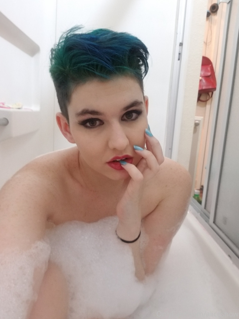 Photo by alicesnow published on October 16,2023 15:11:47 - BestThots