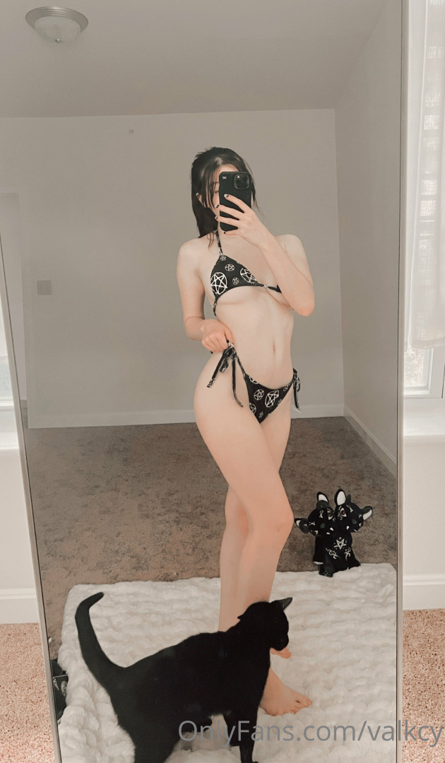 Photo by valkcy published on July 27,2023 17:37:09 - BestThots