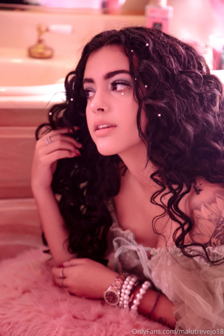 Photo by malutrevejo18 published on October 16,2023 08:40:26 - BestThots