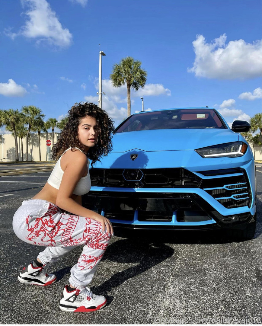 Photo by malutrevejo18 published on October 16,2023 08:54:03 - BestThots