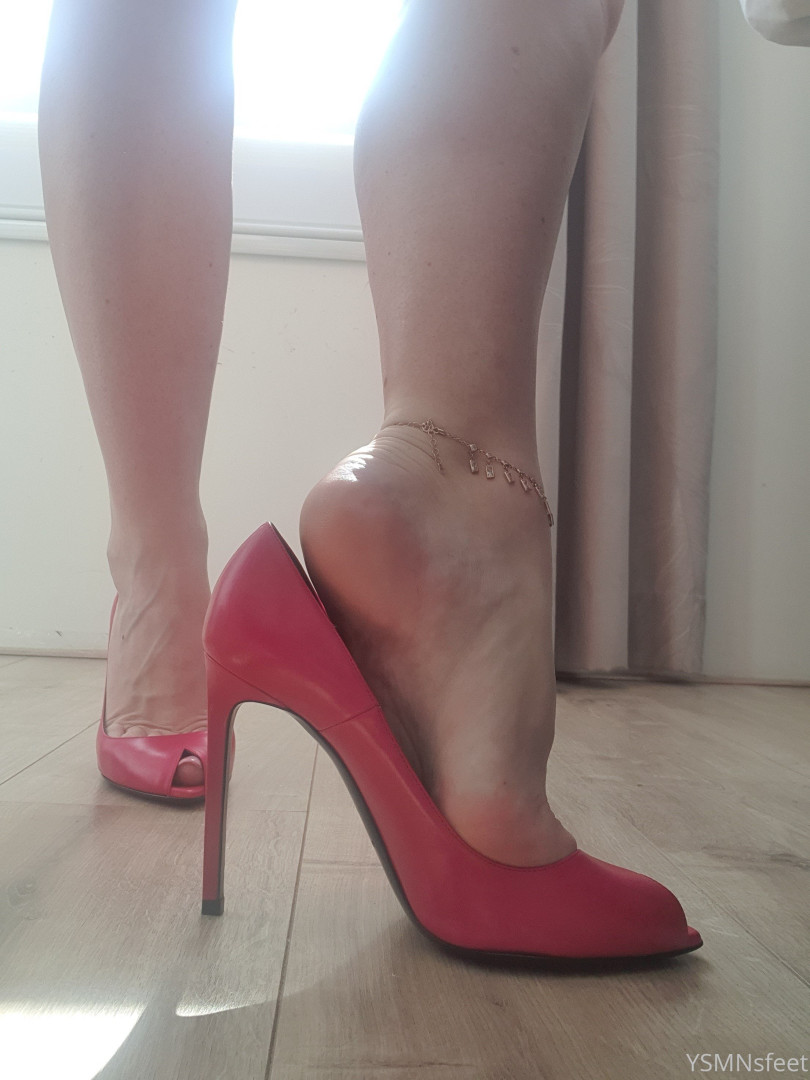 Photo by deliciousdutchfeet published on January 14,2024 23:40:45 - BestThots