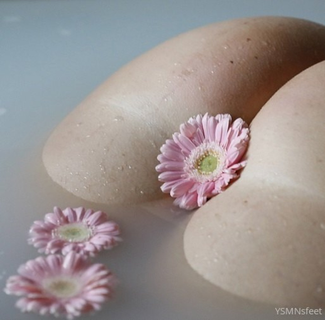 Photo by deliciousdutchfeet published on January 14,2024 23:41:01 - BestThots