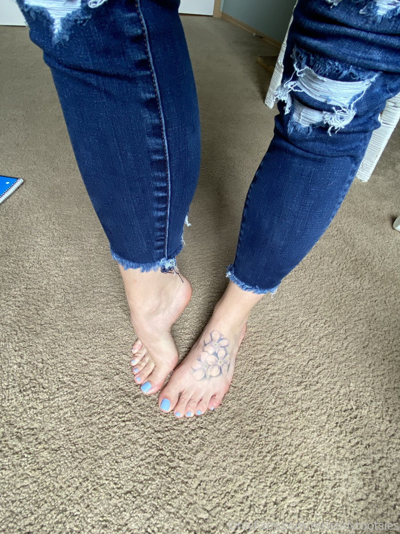 Photo by misstinytootsies published on June 7,2023 04:32:51 - BestThots
