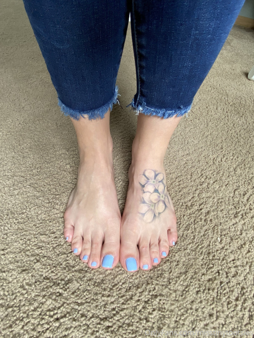 Photo by misstinytootsies published on June 7,2023 04:34:06 - BestThots