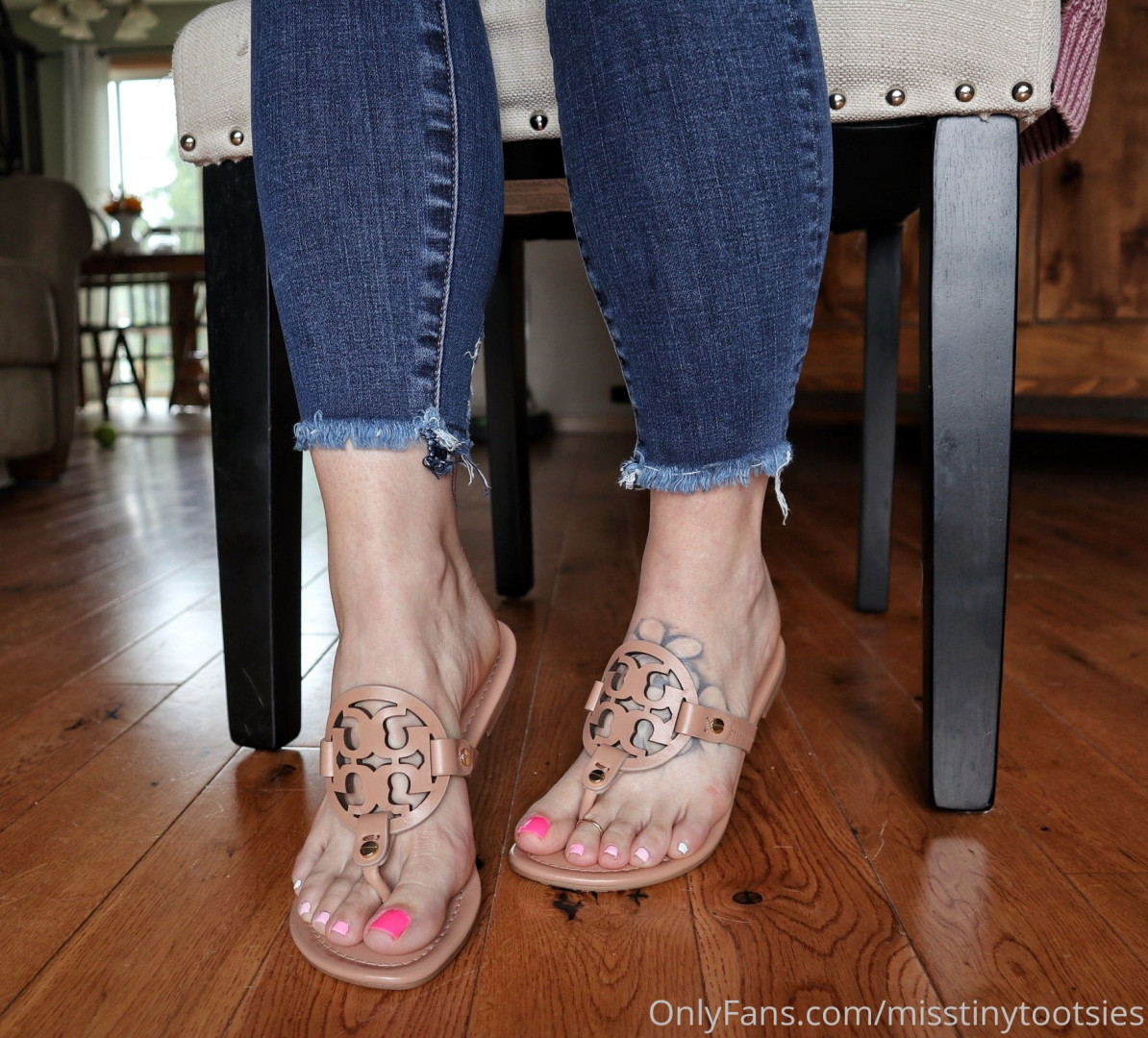 Photo by misstinytootsies published on June 7,2023 04:48:11 - BestThots