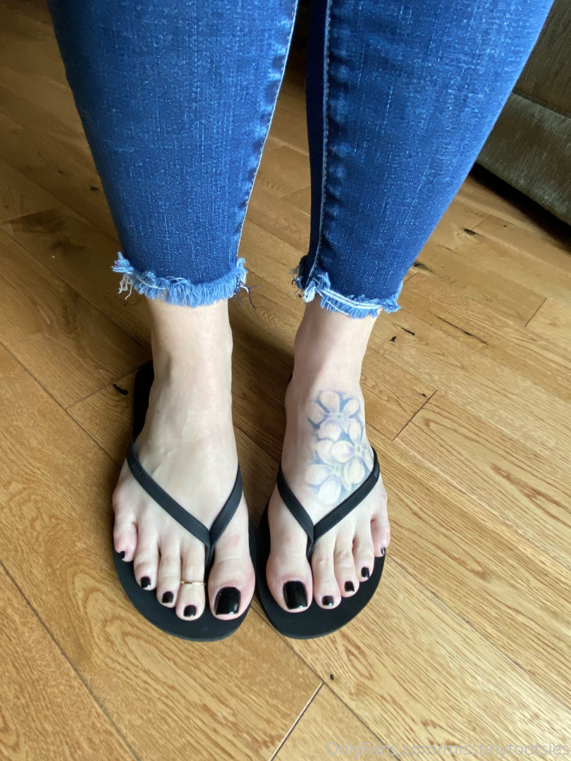 Photo by misstinytootsies published on June 7,2023 04:54:38 - BestThots