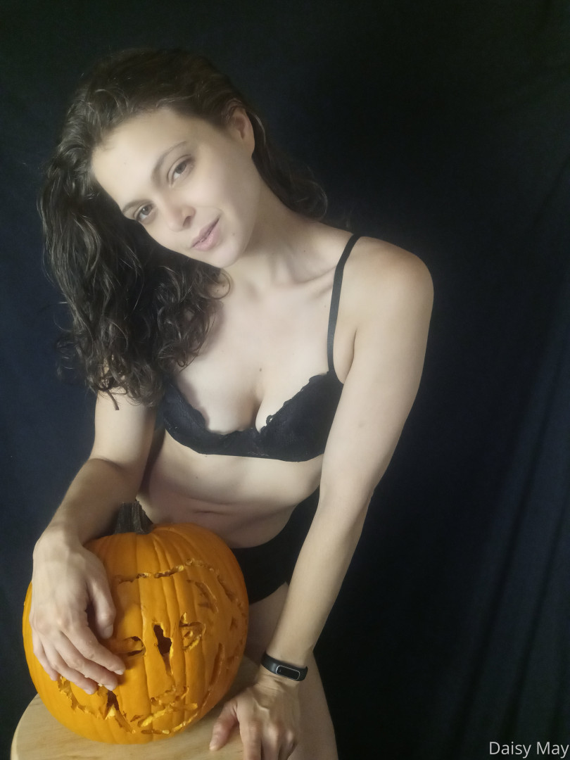 Photo by sexydaisymay published on October 11,2023 09:31:52 - BestThots