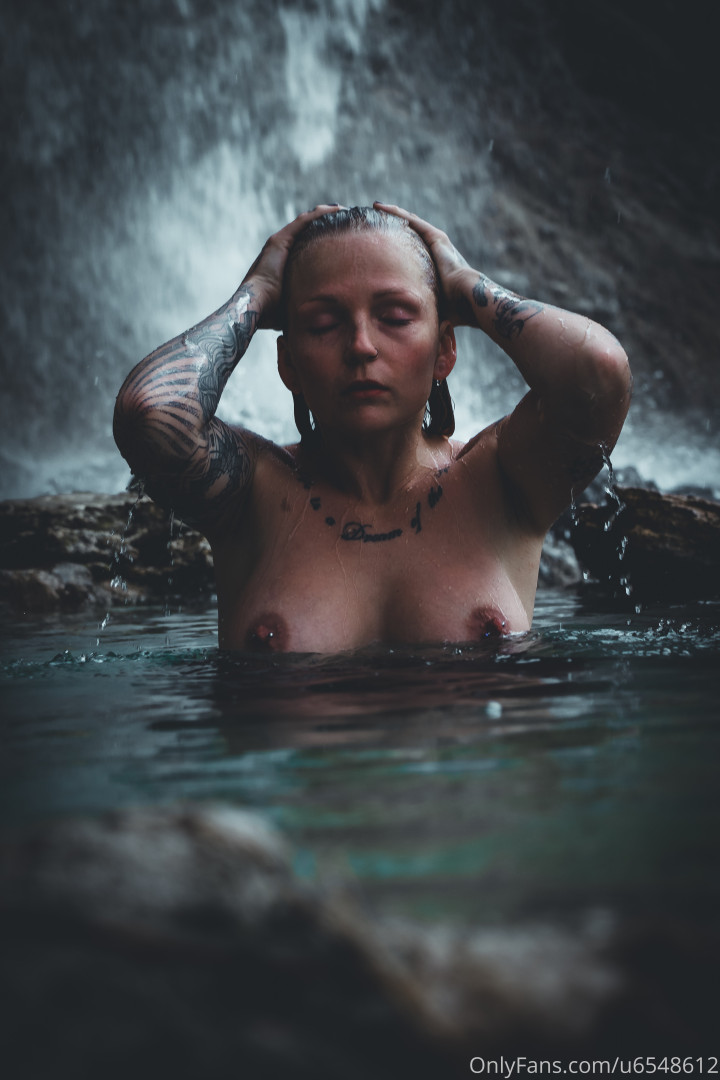 Photo by mountainsiren published on October 16,2023 06:40:16 - BestThots