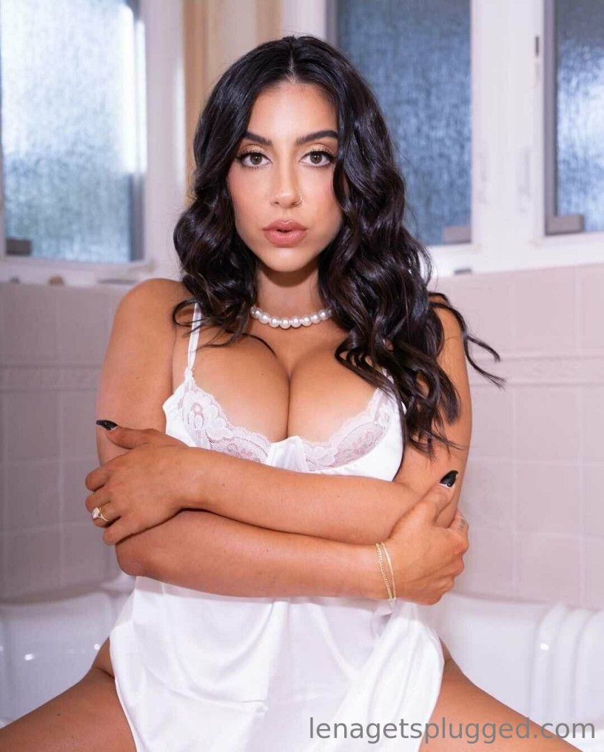 Photo by lenatheplug published on August 27,2023 14:10:22 - BestThots