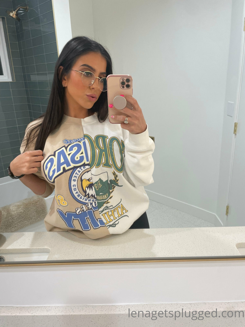 Photo by lenatheplug published on August 27,2023 14:18:09 - BestThots