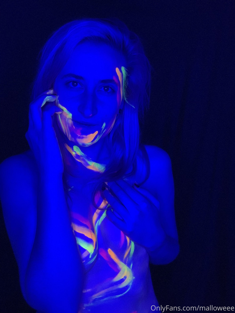 Photo by malloweee published on October 13,2023 10:24:00 - BestThots