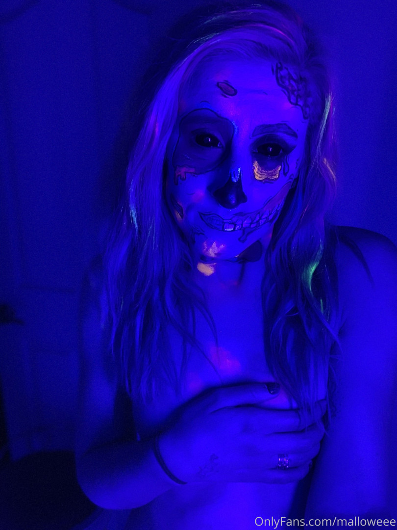Photo by malloweee published on October 13,2023 10:51:21 - BestThots