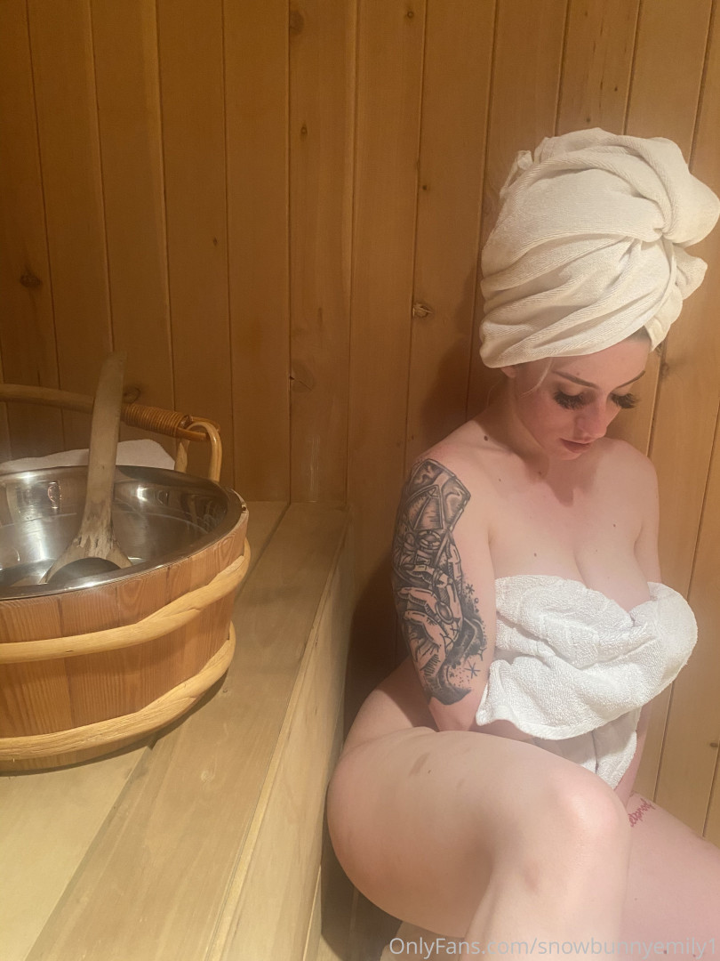 Photo by pawgemily1 published on October 14,2023 11:26:06 - BestThots