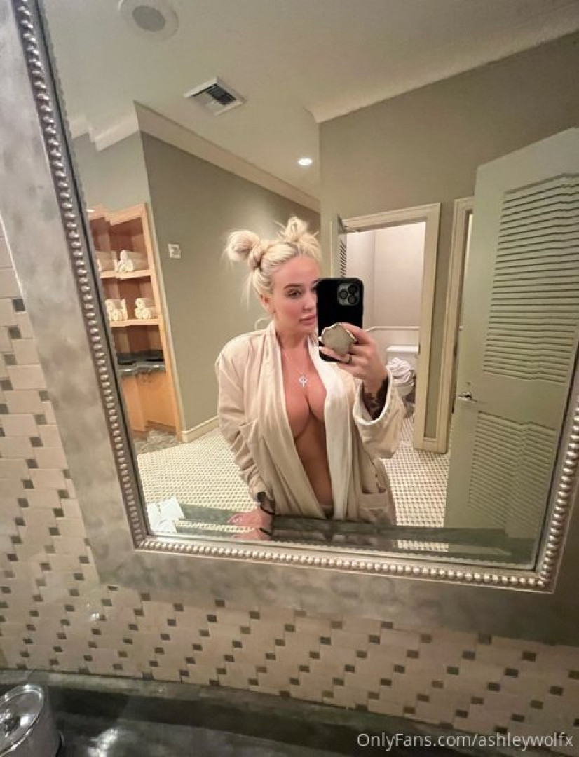 Photo by ashleywolfx published on November 24,2023 08:54:14 - BestThots