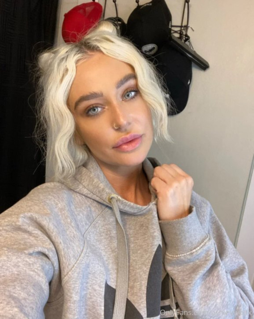 Photo by ashleywolfx published on November 24,2023 08:54:33 - BestThots