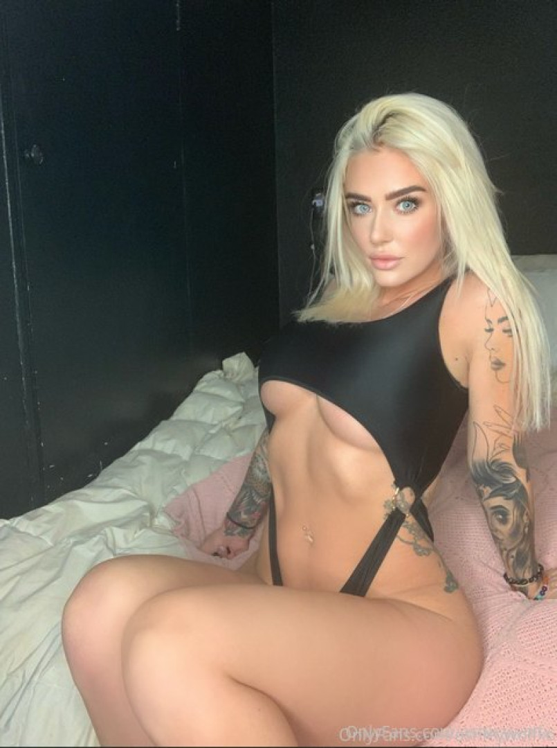 Photo by ashleywolfx published on November 24,2023 08:54:55 - BestThots