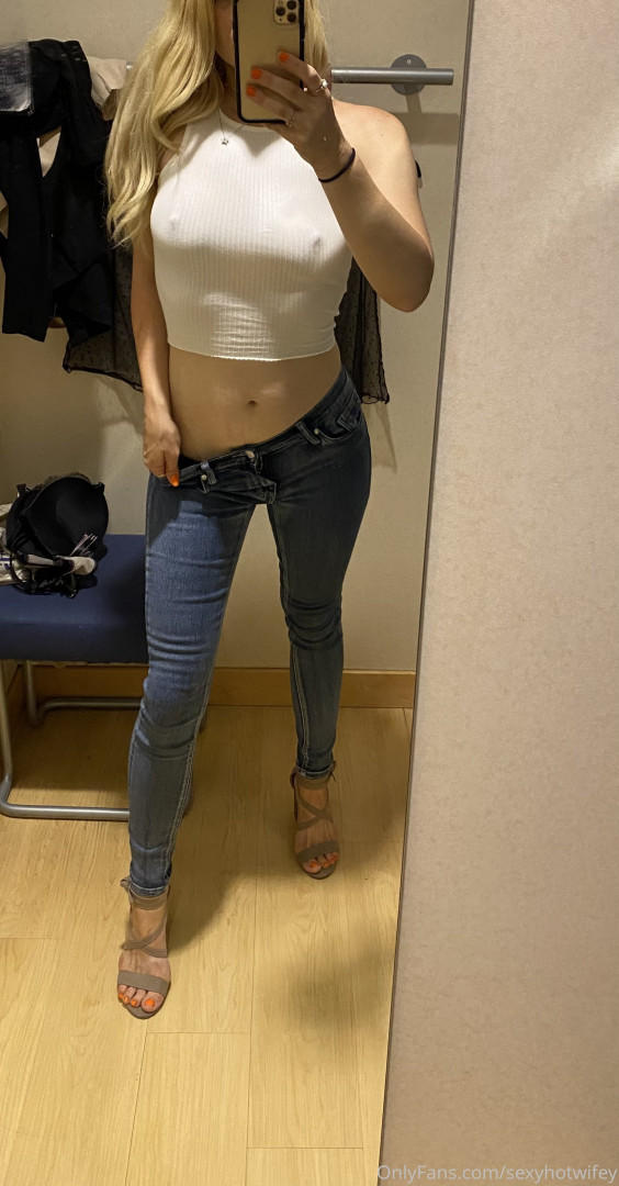 Photo by hotwife-kate published on June 13,2023 23:39:42 - BestThots