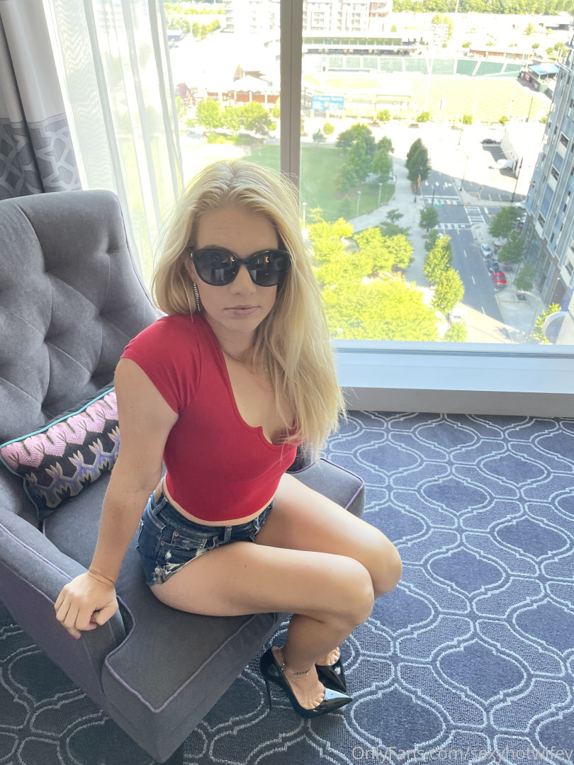 Photo by hotwife-kate published on June 13,2023 23:50:53 - BestThots