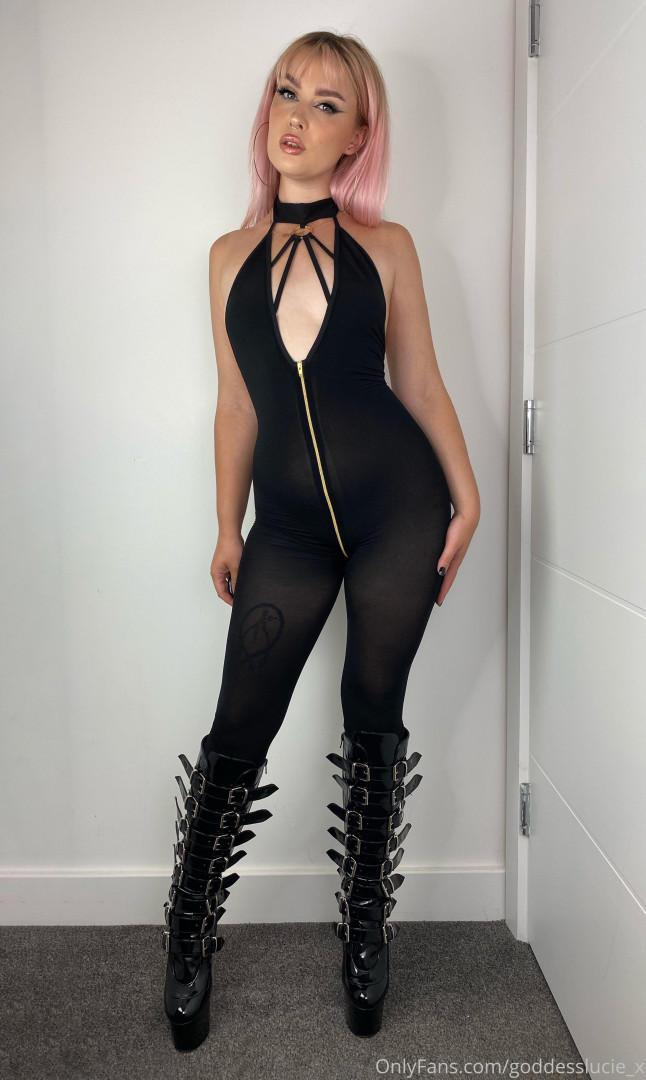 Photo by goddesslucie_x published on October 15,2023 14:32:35 - BestThots