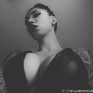 evelyne92 #6281272