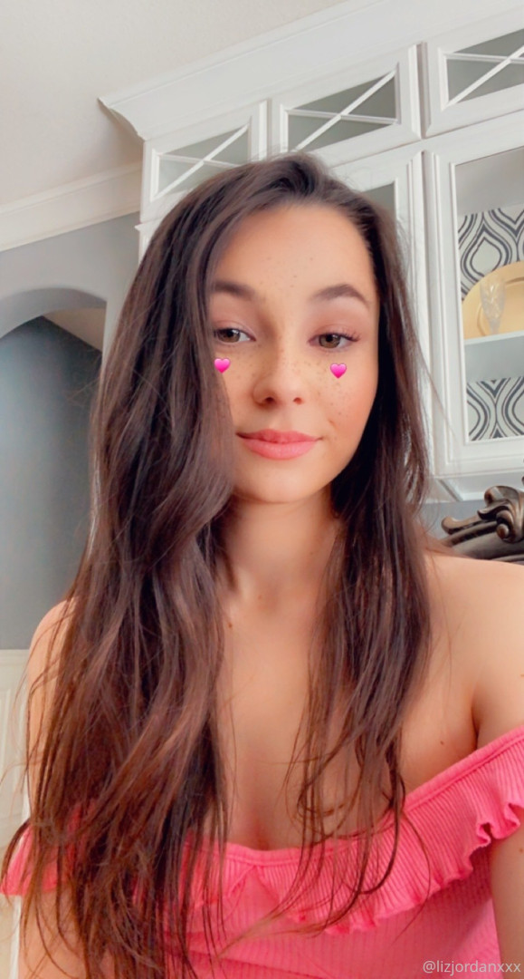 Photo by lizjordanxxx published on August 7,2023 06:53:12 - BestThots