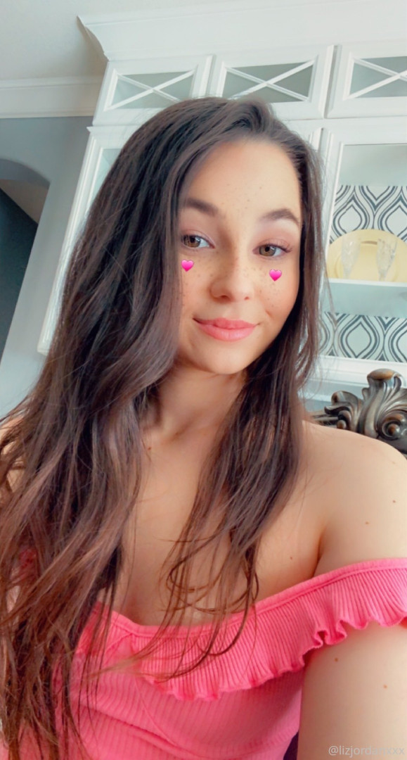 Photo by lizjordanxxx published on August 7,2023 06:53:15 - BestThots