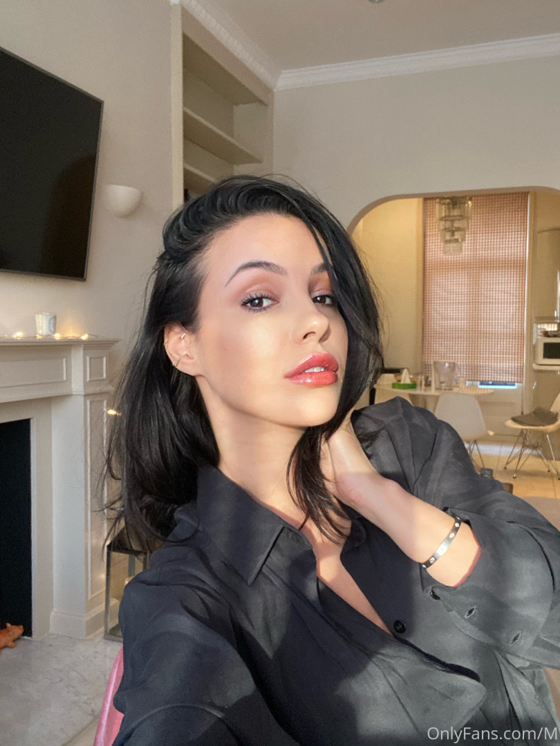 Photo by anonymiss1 published on November 24,2023 03:42:50 - BestThots