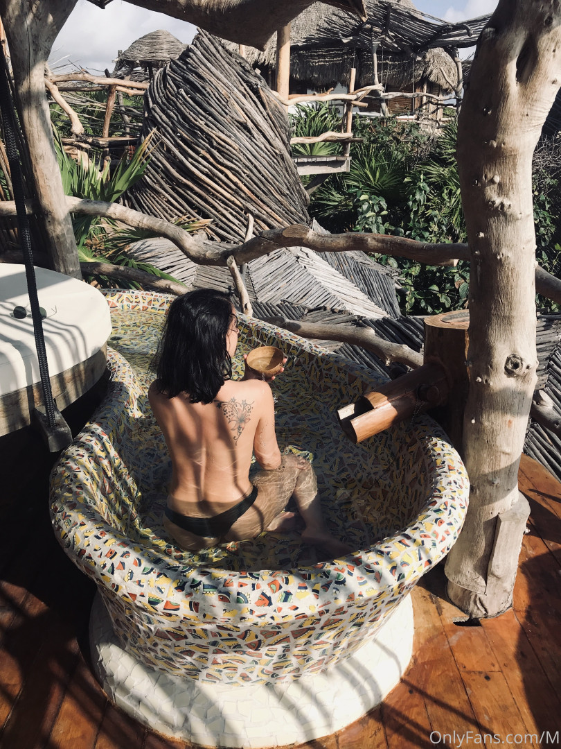 Photo by anonymiss1 published on November 24,2023 03:44:38 - BestThots