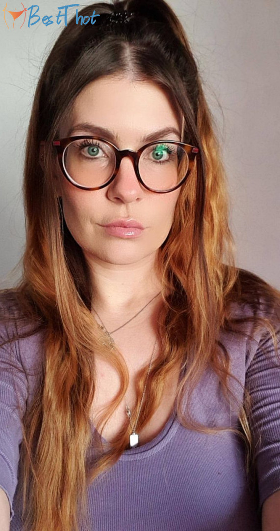 Photo by zartprickelnd published on December 10,2024 18:27:34 - BestThots