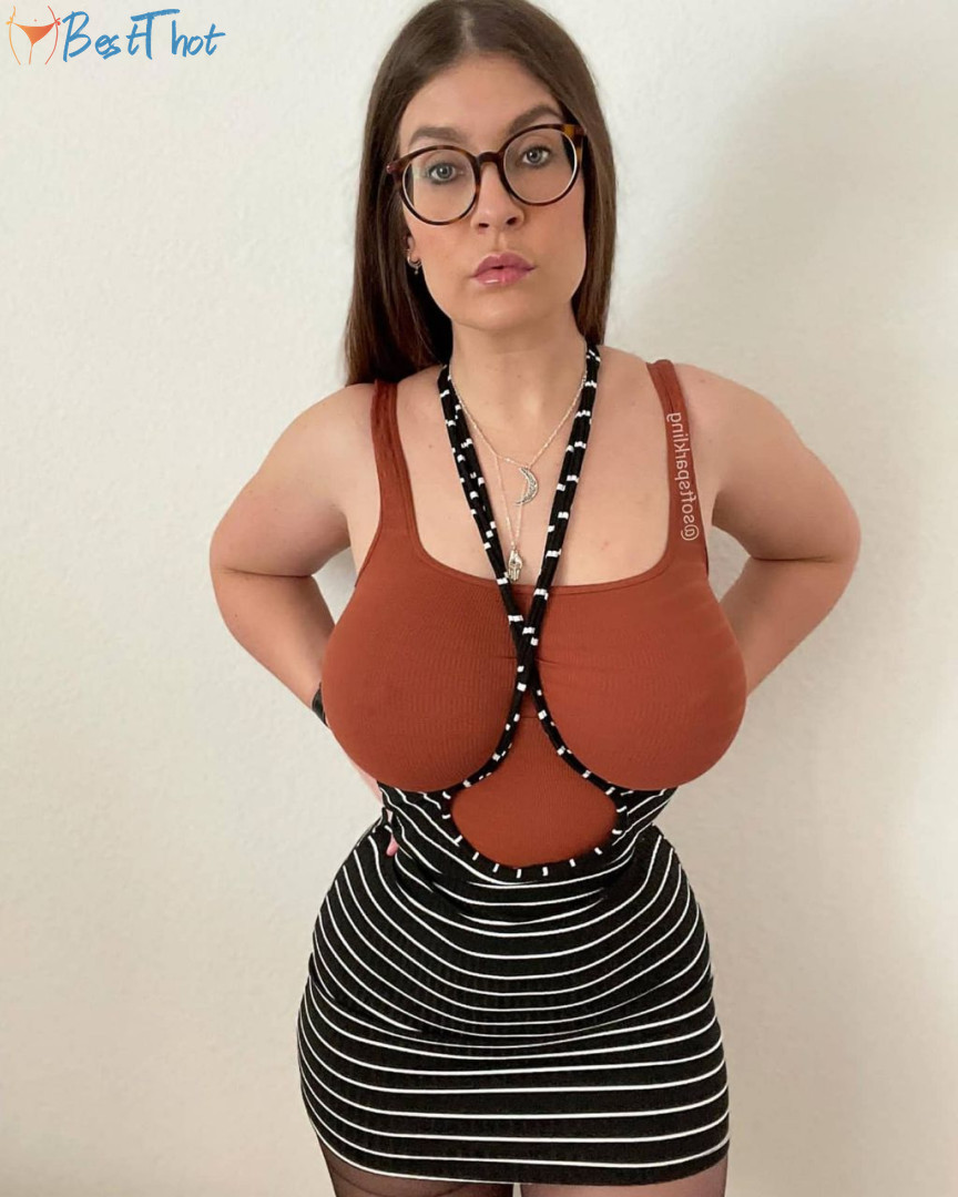 Photo by zartprickelnd published on December 10,2024 18:30:37 - BestThots