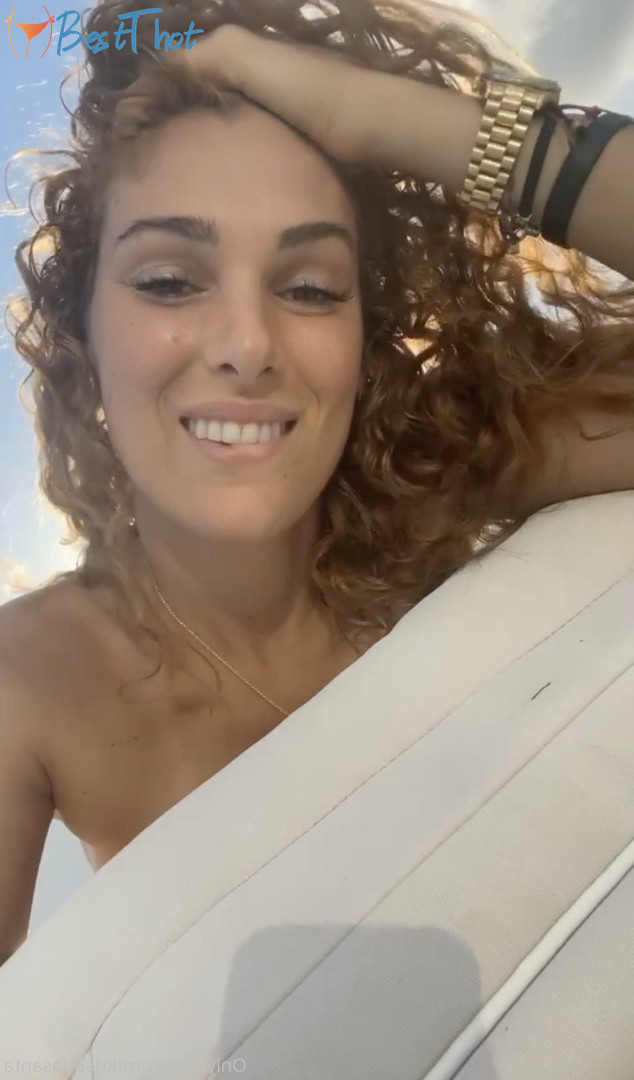 kristinasanta #9428738