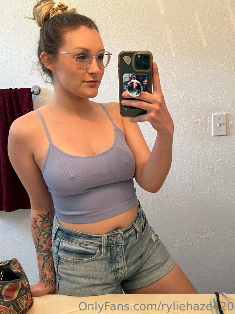 Photo by ryliehaze420 published on June 5,2023 18:34:50 - BestThots